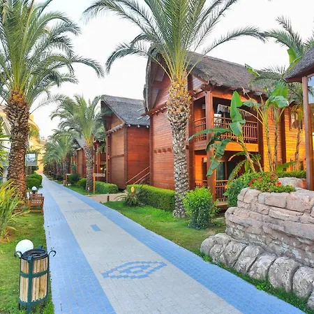 Semesteranläggning (resort) Long Alanya 5*