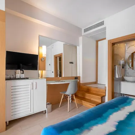Long Alanya منتجع 5*