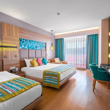 Semesteranläggning (resort) Long Alanya 5*